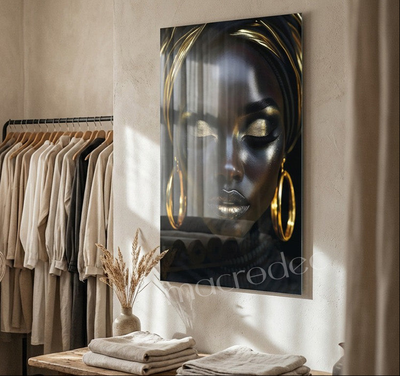 "Golden Muse" Siyah ve Altın Sanatsal Kadın Portresi Cam Tablo